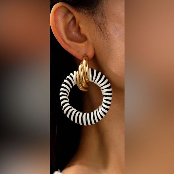 Zara Jewelry - Striped Hoop Earrings N1631